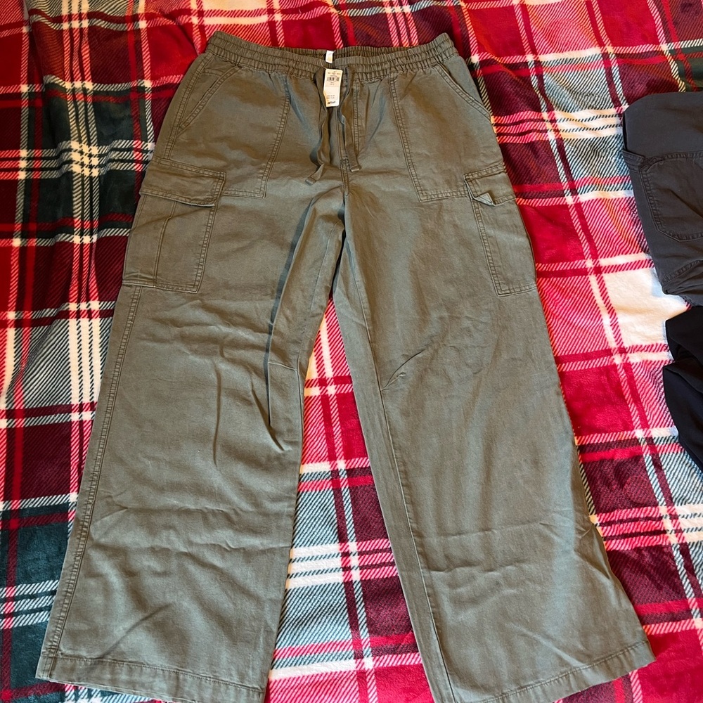 Aerie Olive Green Drawstring Baggie Cargo Pants with 7 Pockets